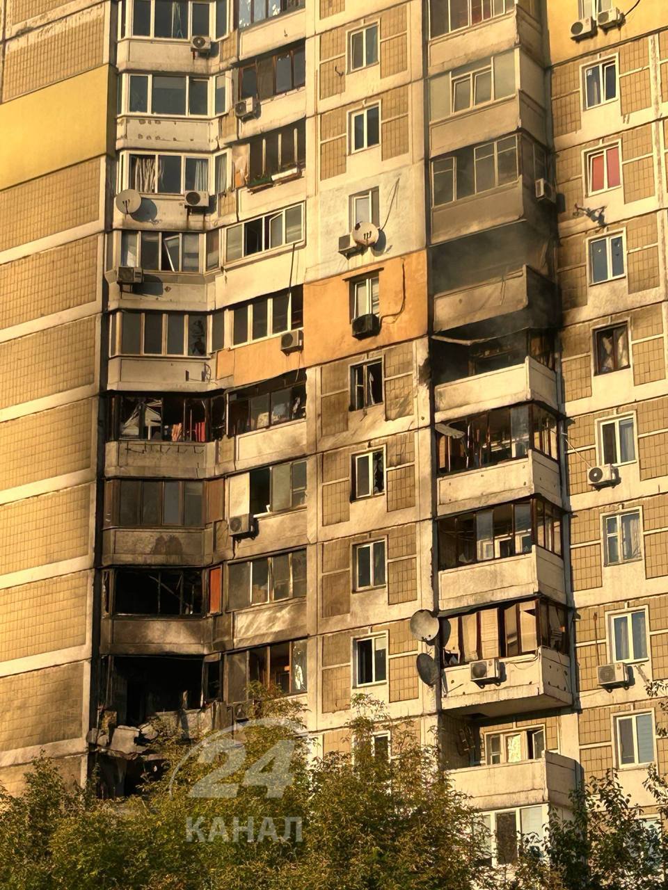 Удар БпЛА по житловому будинку в Дарницькому районі Києва: постраждала жінка