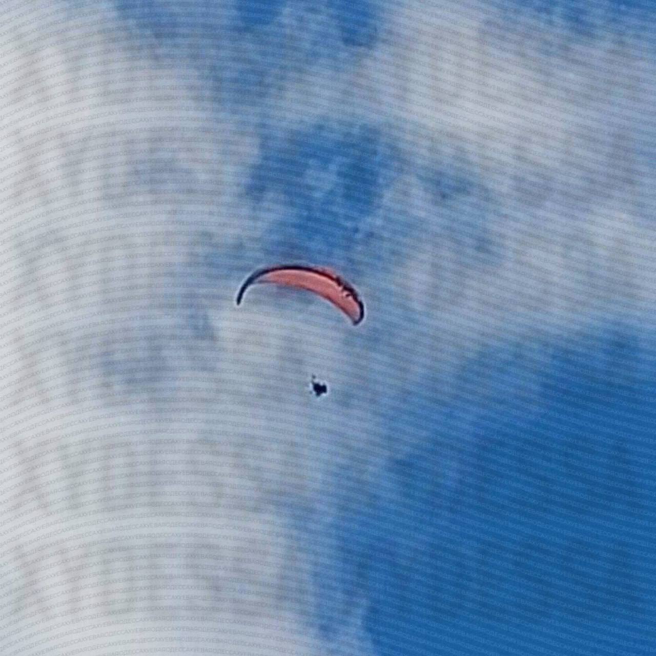 Paramotor Flies Over the Border with Moldova