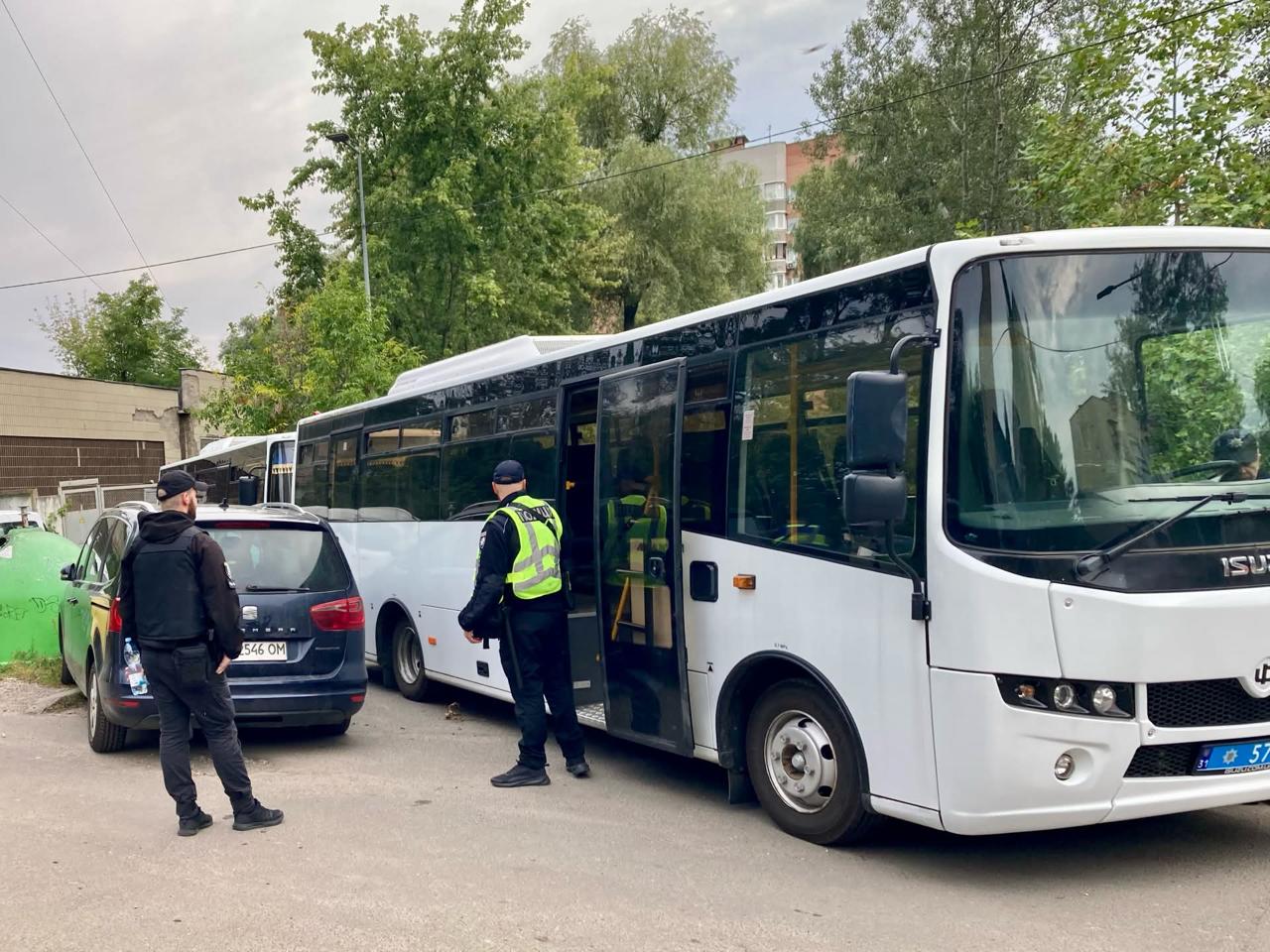 Протести на Теремках: вирубка дерев та будівництво резервної теплотраси