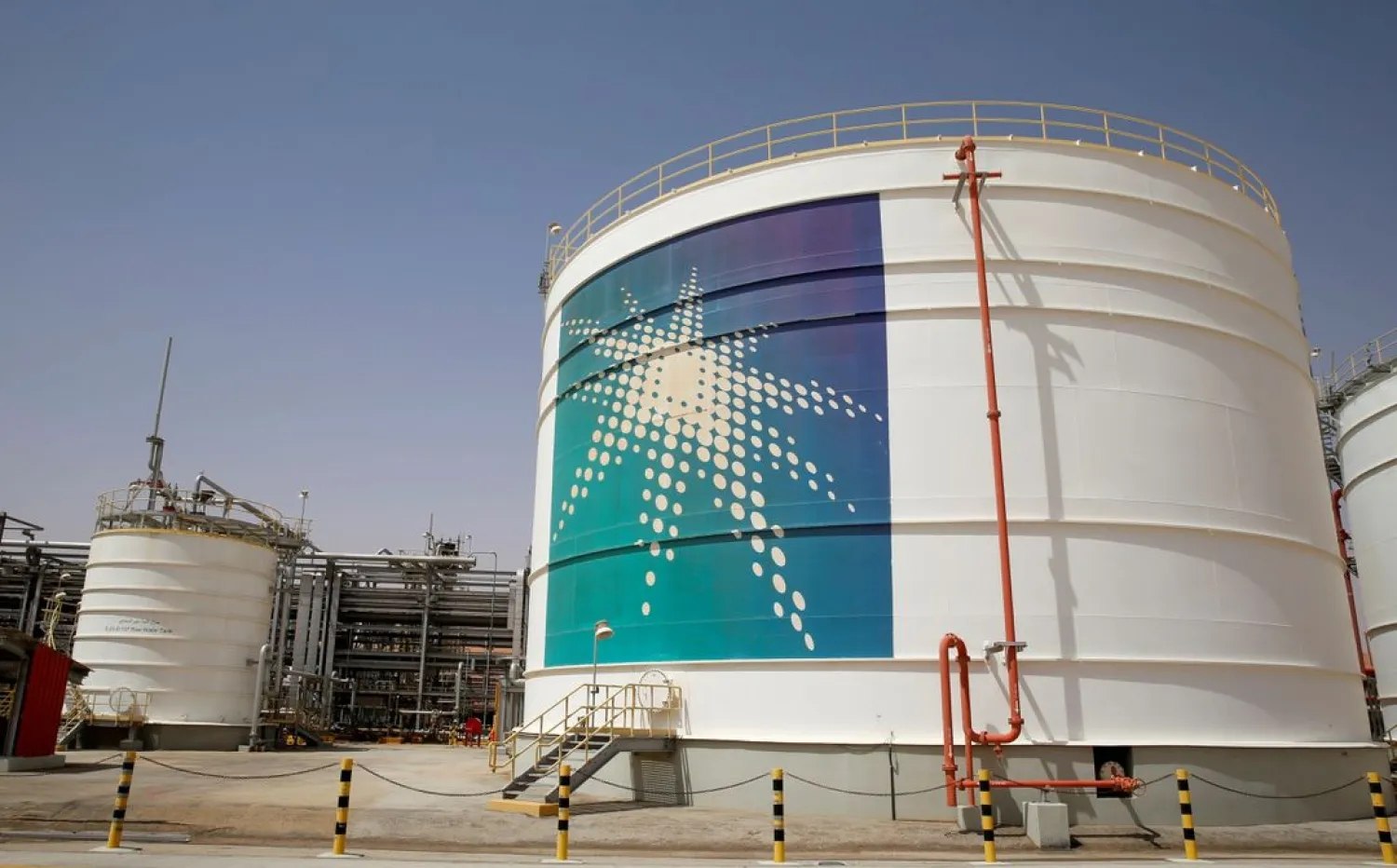 Saudi Aramco зупиняє постачання нафти в Європу через атаку в Ірані