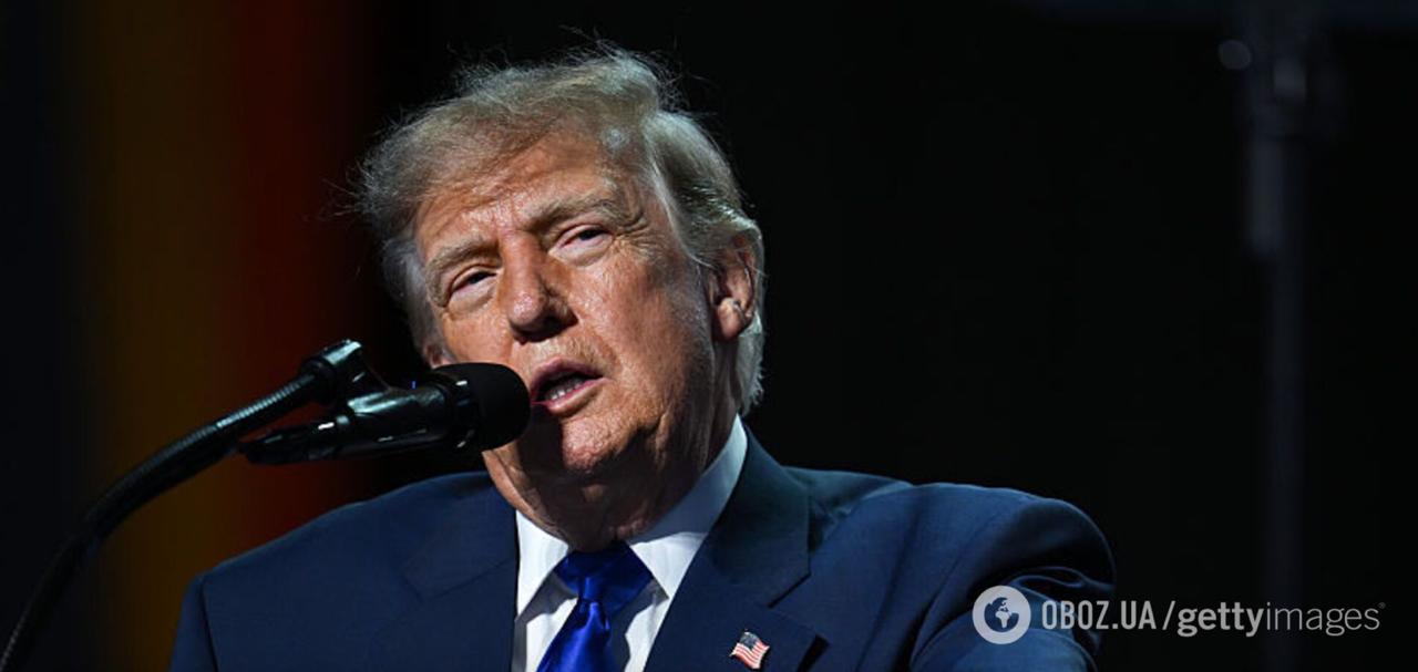 Trump bans several media outlets from White House access