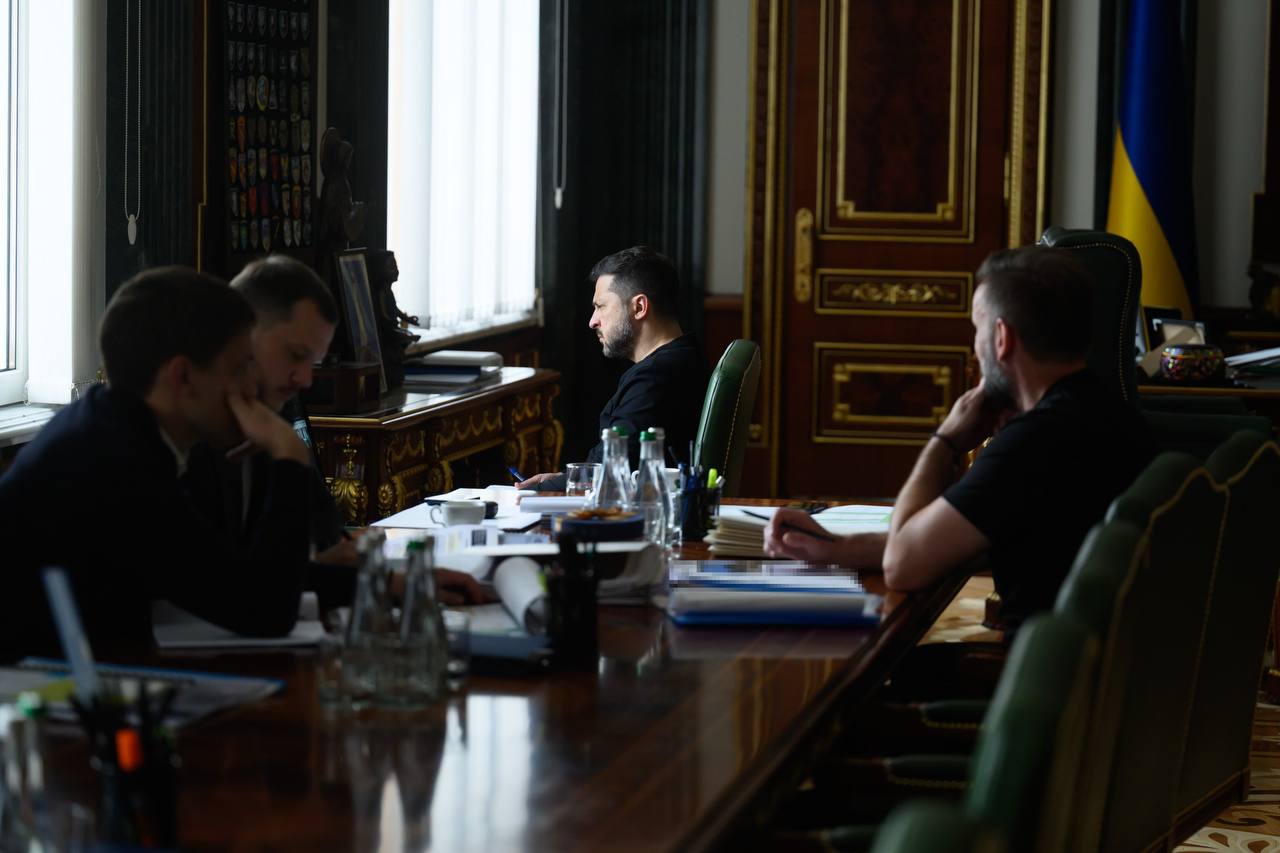 Zelensky on Russia's Preparation for Massive Strike: Ukraine Prepares Response
