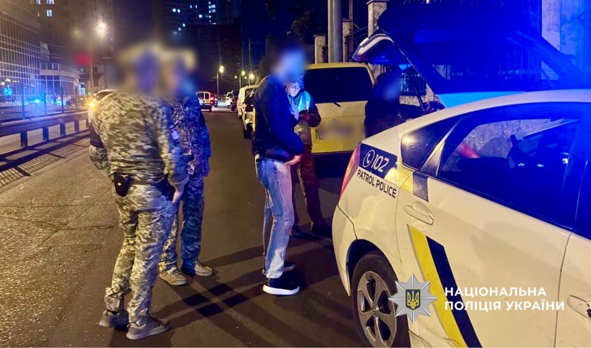 Traffic Accident at Mobile Checkpoint in Odesa: Police and Military Injured